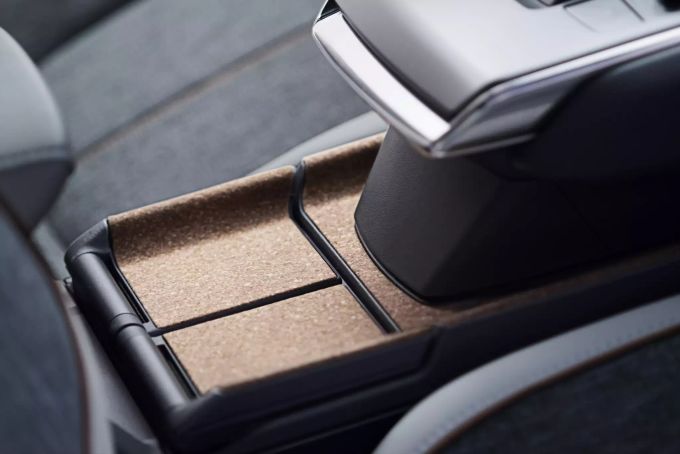 Im Innern des Fahrzeuges wurde unter anderem mit Kork gearbeitet. Aerni Garage Safenwil