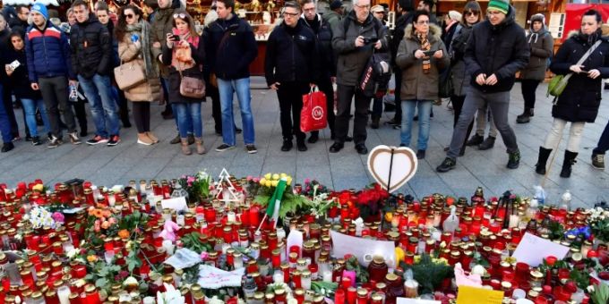 Trauer um die Opfer des Anschlags vom Breitscheidplatz Trauer um die Opfer des Anschlags vom Breitscheidplatz
