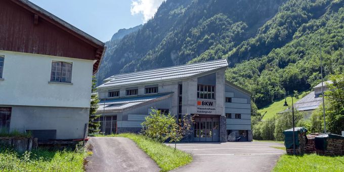 Gebäude des BKW Wasserkraftwerks Kandergrund. Gebäude des BKW Wasserkraftwerks Kandergrund.