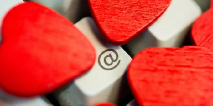 In der Pandemie haben sich die Probleme des Singledaseins deutlicher gezeigt. Die Sehnsucht nach Liebe ist gestiegen. Foto: Henrik Josef Boerger/dpa/dpa-tmn In der Pandemie haben sich die Probleme des Singledaseins deutlicher gezeigt. Die Sehnsucht nach Liebe ist gestiegen. Foto: Henrik Josef Boerger/dpa/dpa-tmn
