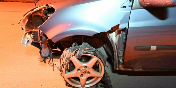 Das beschädigte Auto. Widnau Selbstunfall