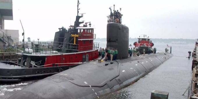 Ein Archivfoto zeigt das amerikanische Atom-U-Boot USS Virginia. Foto: Jack Sauer/AP/dpa Ein Archivfoto zeigt das amerikanische Atom-U-Boot USS Virginia. Foto: Jack Sauer/AP/dpa