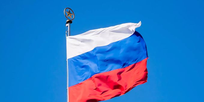 Die Flagge Russlands weht auf der Botschaft der Russischen Föderation. (Archivbild) Russland Botschaft Kiew