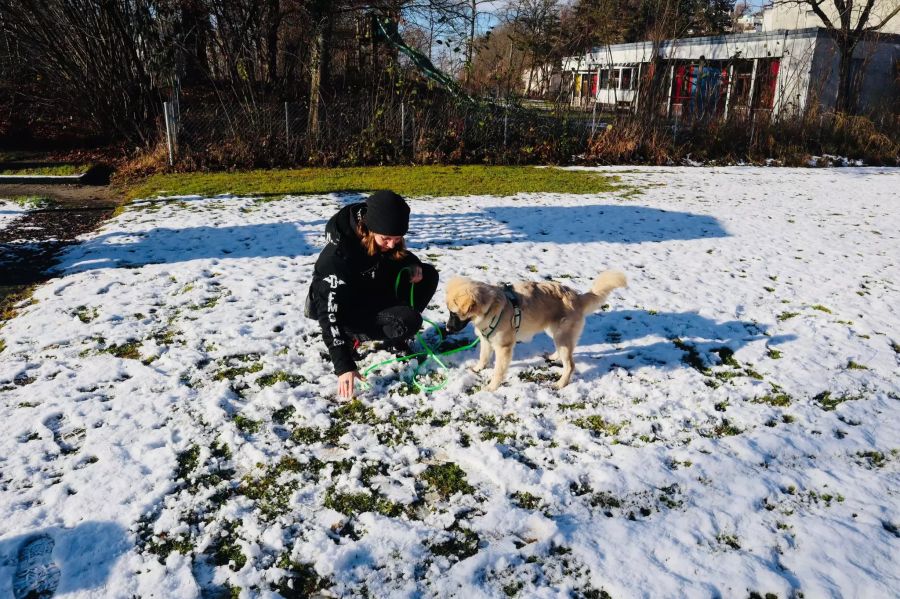 Bettina hat eine 16-jährige Tochter.