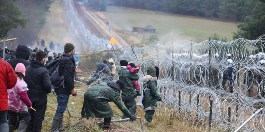 Geflüchtete an der polnisch-belarussischen Grenze