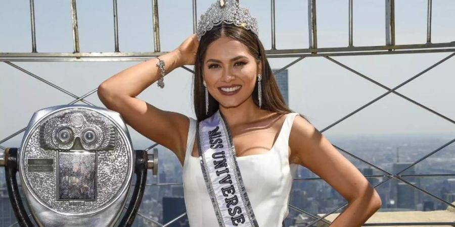 Miss Universe 2020, Andrea Meza aus Mexiko, auf dem Empire State Building in New York. Foto: Evan Agostini/Invision/AP/dpa