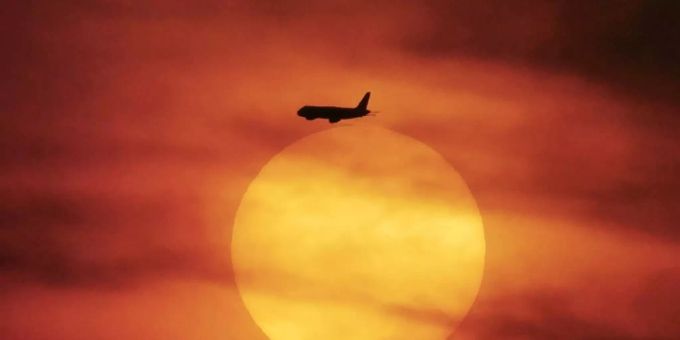 Silhouette eines Flugzeugs Silhouette eines Flugzeugs