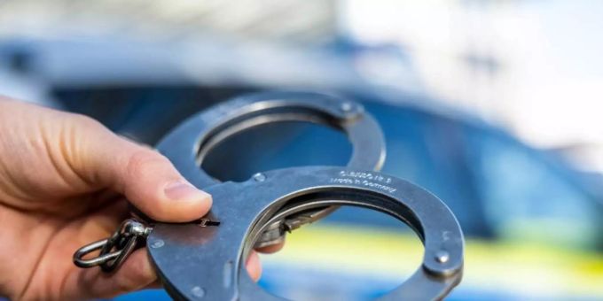 Die Polizei in NRW sucht nach einem verurteilten Mörder. Foto: David Inderlied/dpa Die Polizei in NRW sucht nach einem verurteilten Mörder. Foto: David Inderlied/dpa