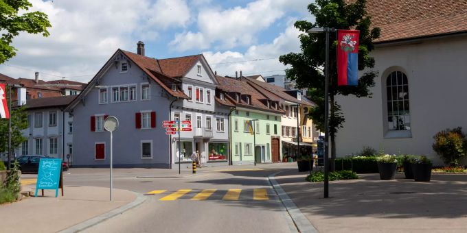 Kreuzung Zentralstrasse und Wildenstrasse in Neuhausen am Rheinfall. Kreuzung Zentralstrasse und Wildenstrasse in Neuhausen am Rheinfall.