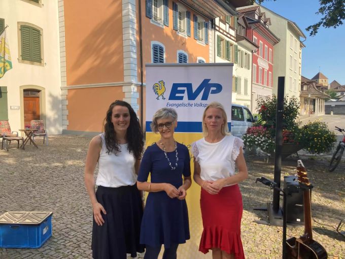 Von links: Claudia Schürch; Präsidentin EVP-Zofingen, Theres Dietiker; Präsidentin EVP-Aargau und Lilian Studer; Präsidentin EVP-Schweiz. EVP Zofingen