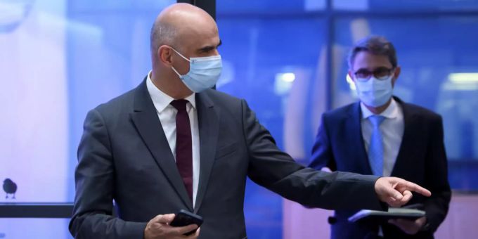 Da schmunzelt sogar Alain Berset: Die Universität in Bern findet einen harmlosen Zwilling des Coronavirus. coronavirus zwilling