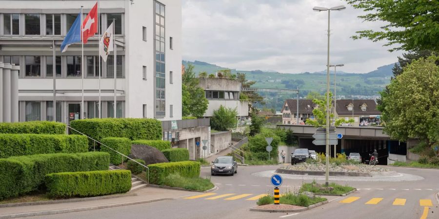 Autokreisel an der Goethestrasse in Stäfa.