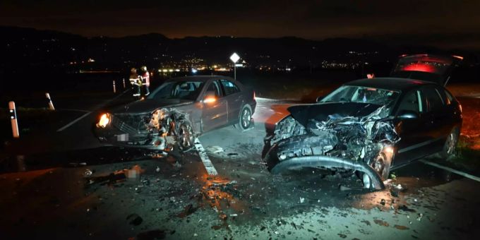 An beiden Autos entstand Totalschaden. Unfall