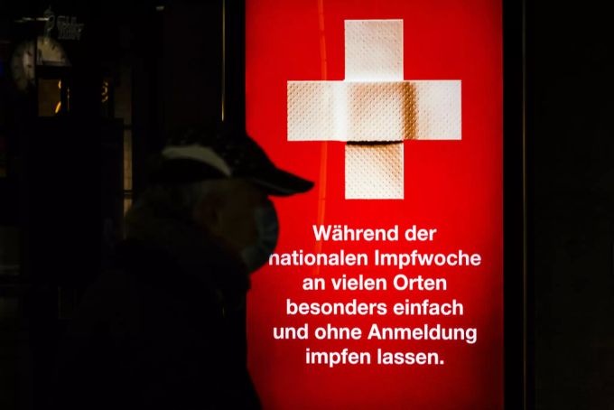 Ein Plakat wirbt für die nationale Impfwoche zur Bekämpfung des Coronavirus. Coronavirus