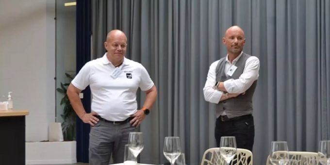 Marco Fleig (CEO, SECURIX AG, links) und Ruedi Moll (CEO, CuriX AG). SECURIX AG Olten