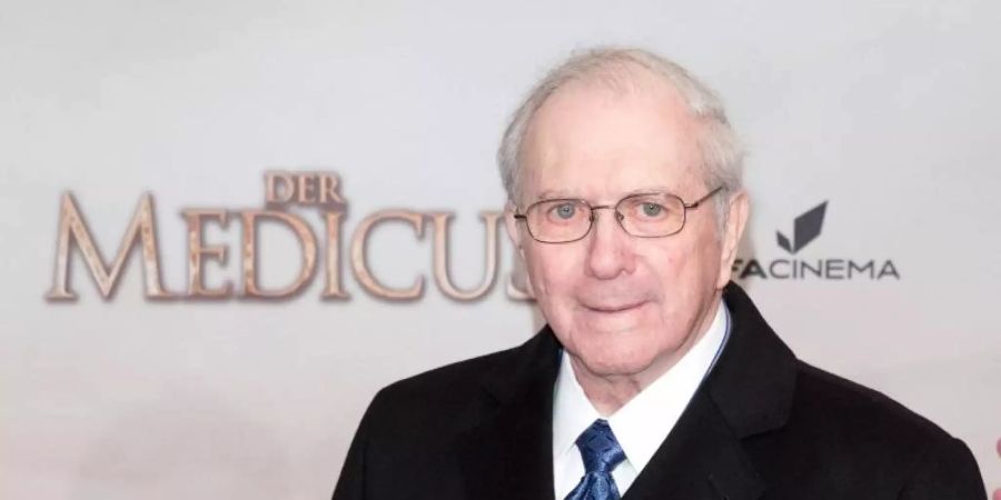 Noah Gordon bei der Weltpremiere des Kinofilms «Der Medicus» 2013 in Berlin. Der Autor starb im Alter von 95 Jahren. Foto: dpa