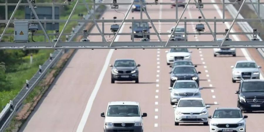 Mautbrücke auf der Autobahn A9. Foto: Jan Woitas