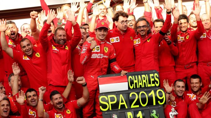 Charles Leclerc feiert seinen ersten Sieg in der Formel 1. Charles Leclerc Formel 1