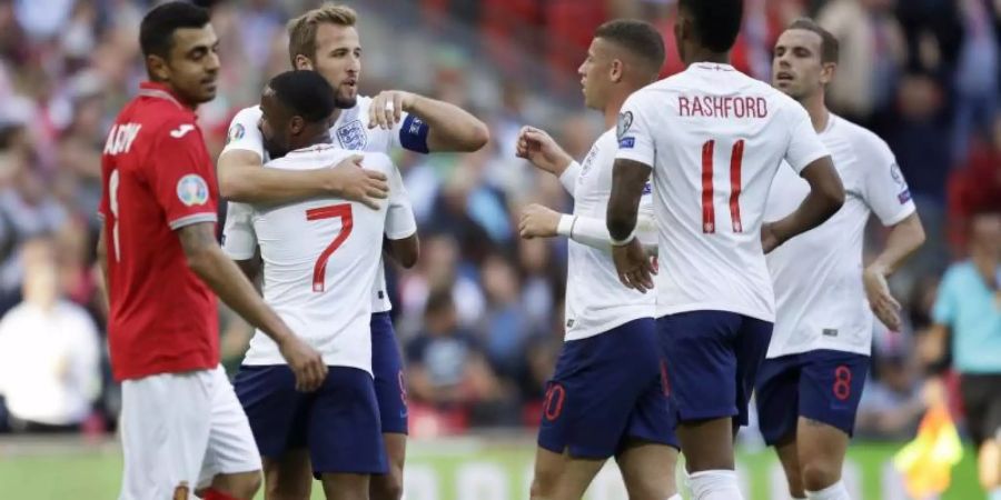 Die Engländer um Harry Kane (3.v.l) konnten gegen Bulgarien jubeln. Foto: Matt Dunham/AP