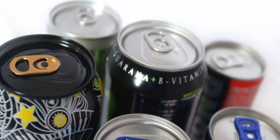 Aus Expertensicht kann der übermässige Konsum von Energydrinks bei Kindern und Jugendlichen gesundheitliche Risiken erhöhen. Foto: Karl-Josef Hildenbrand