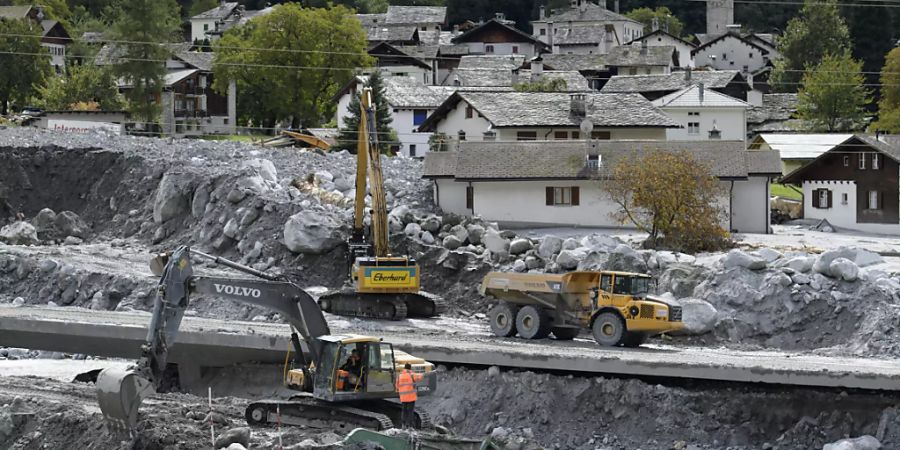 Der Bergsturz am Piz Cengalo und der Murgang danach haben einen Teil von Bondo zerstört (Archivbild).