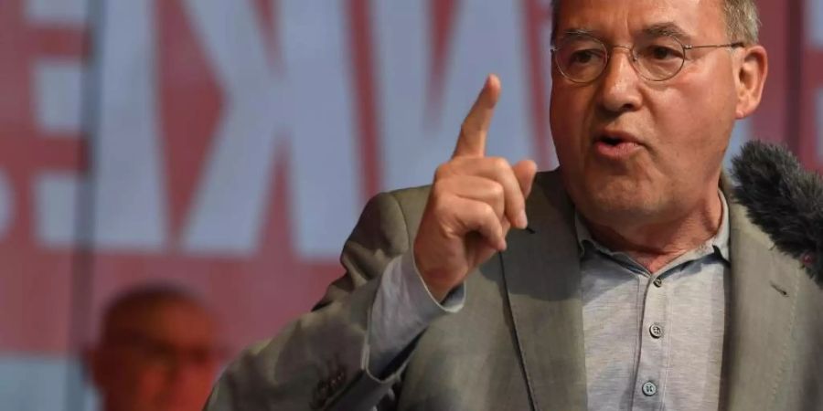 Gregor Gysi im April bei der Auftaktkundgebung der Linkspartei zur Europawahl. Foto: Carmen Jaspersen