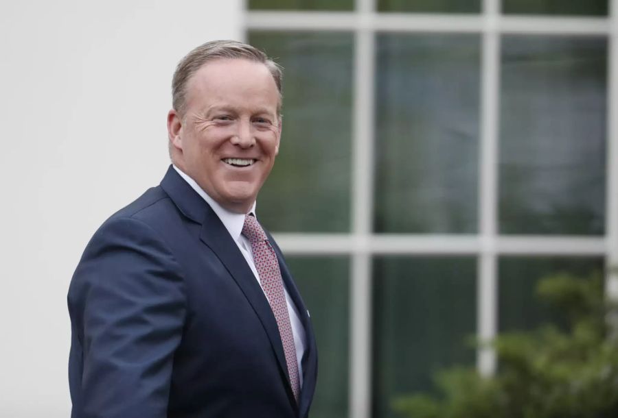 Sean Spicer, 21. Juli 2017: Als sein Präsident ihm Anthony Scaramucci als Kommunikationsdirektor vorsetzen will, mag Trumps Sprecher nicht mehr und geht.