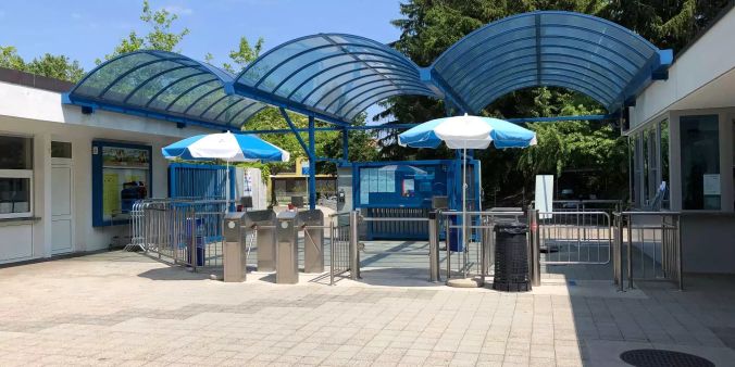Schwimmbecken Badeanlage Weiermatt Köniz