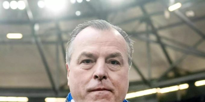 Wird nach seinen Äusserungen über Afrikaner hart kritisiert: Schalkes Aufsichtsratschef Clemens Tönnies. Foto: Bernd Thissen Wird nach seinen Äusserungen über Afrikaner hart kritisiert: Schalkes Aufsichtsratschef Clemens Tönnies. Foto: Bernd Thissen