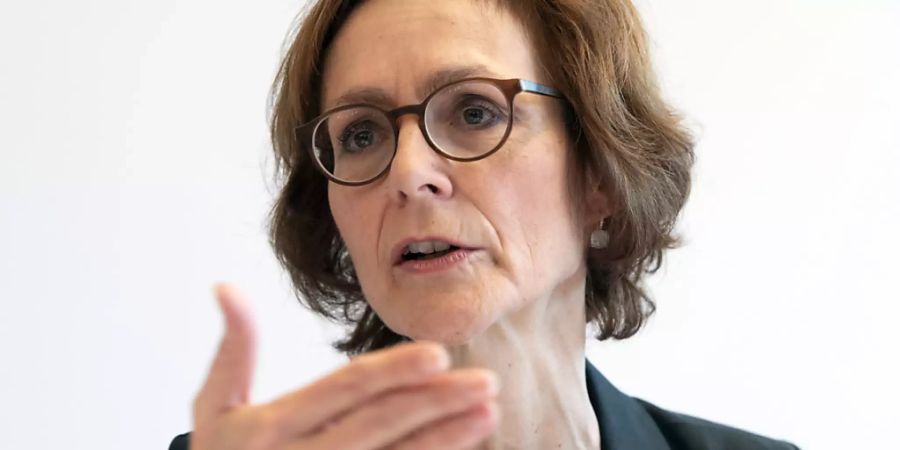 Economiesuisse-Direktorin Monika Rühl fordert den Bundesrat auf, zum Rahmenabkommen mit der EU positiv Stellung zu nehmen. Sie stützt sich auf einer Umfrage, wonach die Schweizer Unternehmen das Abkommen mehrheitlich befürworten. (Archivbild)
