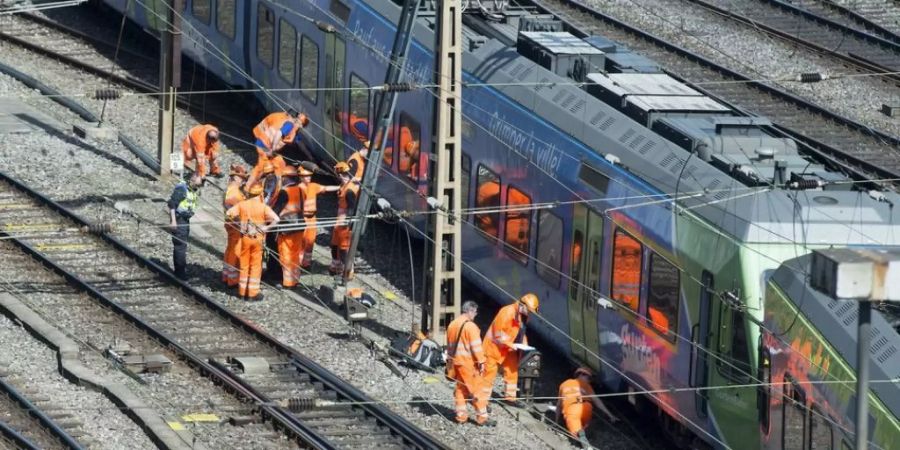 Der BLS-Regionalzug entgleiste beim Bahnhof Bern am 29. März 2017, weil beim Befahren eine Weichenzunge brach. (Archivbild)