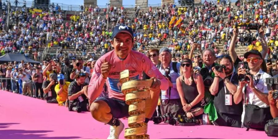 Richard Carapaz lässt mit seinem Giro-Sieg ganz Ecuador jubeln. Foto: Alessandro Di Meo/ANSA/AP