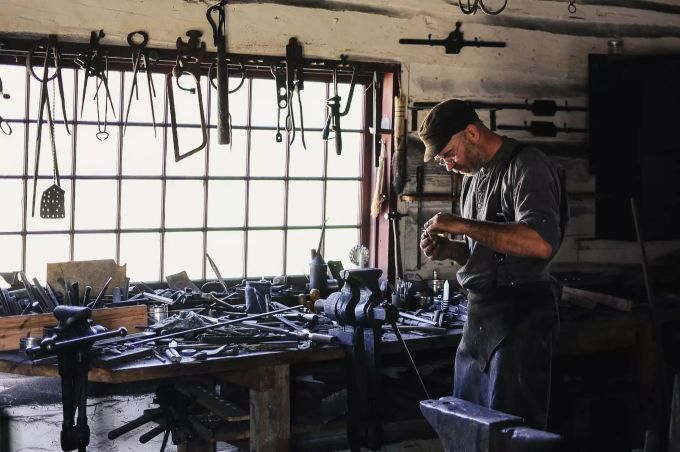 Ein fast nie da gewesener Anstieg der saisonbereinigten Arbeitslosenzahlen von 60'000 im Mai überrascht. Arbeitslosigkeit