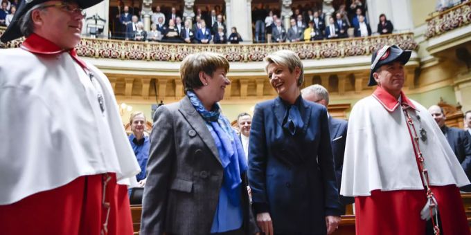 Am 5. Dezember 2018 wurden Viola Amherd und Karin Keller-Sutter in den Bundesrat gewählt. kks