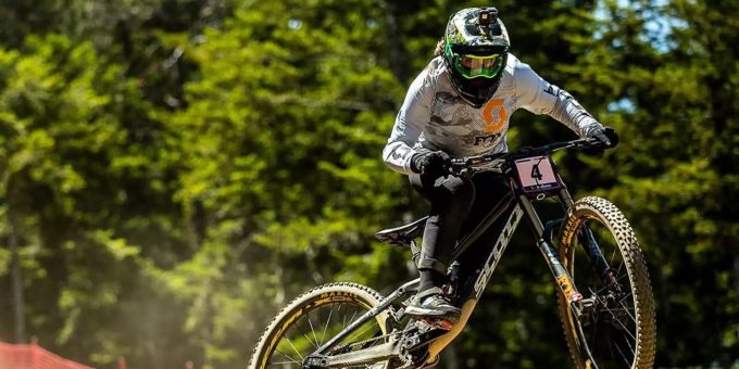 Marine Cabirou schrammte in Vallnord knapp an ihrem ersten Weltcup-Sieg vorbei. Marine Cabirou Mountainbike Vallnord