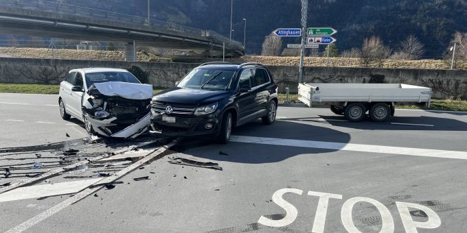 Altdorf UR - Zwei Personen bei Kollision verletzt