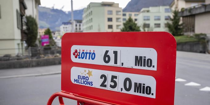 Der Lotto-Jackpot von 61 Millionen Franken ist am Mittwochabend nicht geknackt worden. (Archivbild) Der Lotto-Jackpot von 61 Millionen Franken ist am Mittwochabend nicht geknackt worden. (Archivbild)
