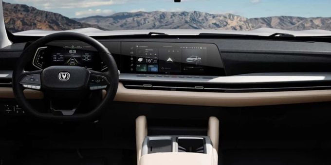 Das Interieur ist überraschend hochklassig für einen Pickup: Das Glas-Cockpit erinnert mehr an Oberklasse als Forstwirtschaft. Changan Hunter Luxus-Interieur
