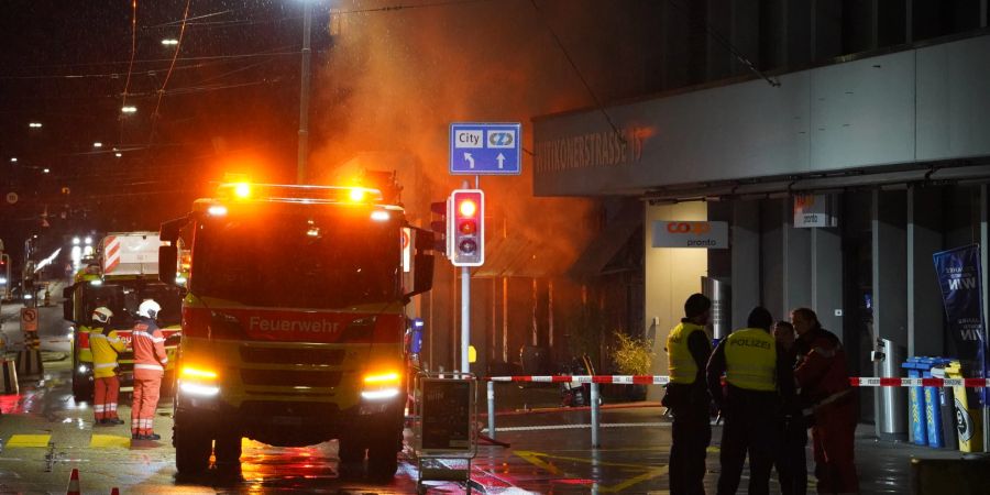 In der Nacht auf Mittwoch kam es in einer Liegenschaft in Zürich Witikon zu einem Brand.