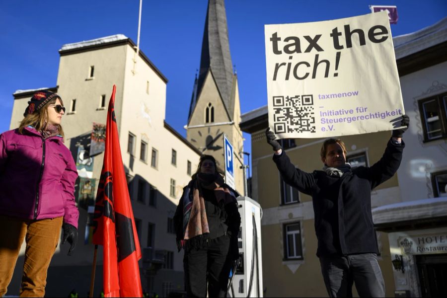 Vor Ort sehen viele die Veranstaltung eher kritisch. Im Vorfeld gab es auch mehrere Demonstrationen.