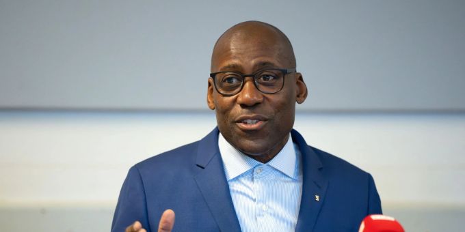 Berlins Kultursenator Joe Chialo hat sich zu Olaf Scholz' Beleidigungen geäussert. Joe Chialo