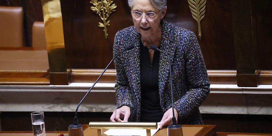 ARCHIV - Frankreichs bisherige Premierministerin Elisabeth Borne hält eine Rede in der Nationalversammlung. Foto: Thomas Padilla/AP/dpa