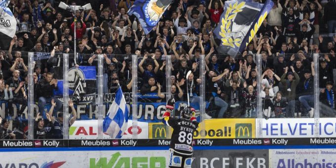 Die Fans von Fribourg-Gottéron erscheinen immer zahlreich an den Heimspielen, Fribourg-Gottéron