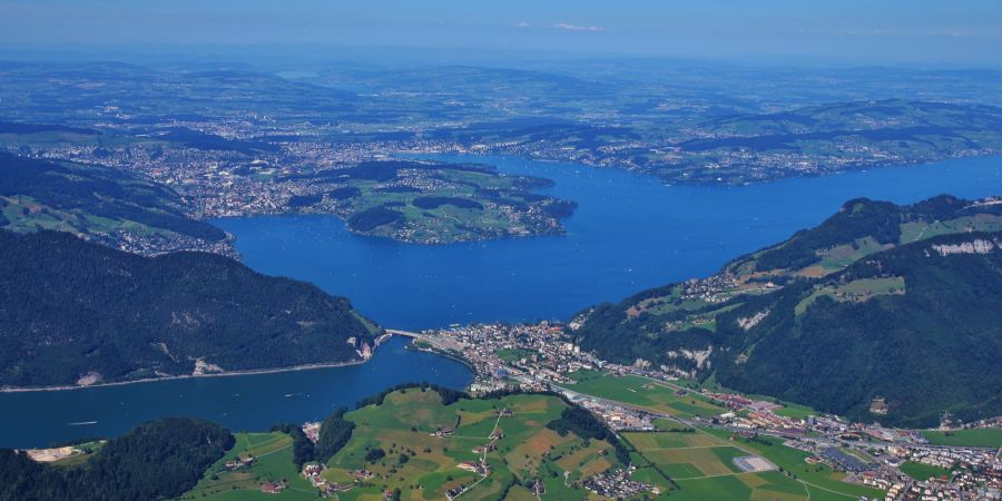 Der Vierwaldstättersee bietet ein herrliches Panorama.