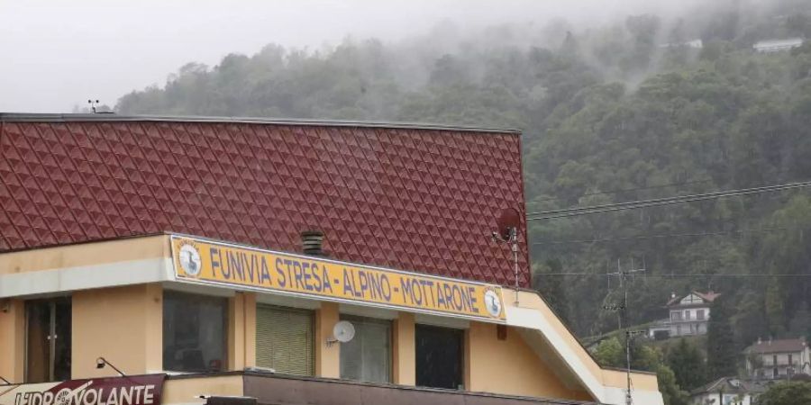 Die Abfahrtsstation der Seilbahn von Stresa nach Mottarone. Foto: Antonio Calanni/AP/dpa