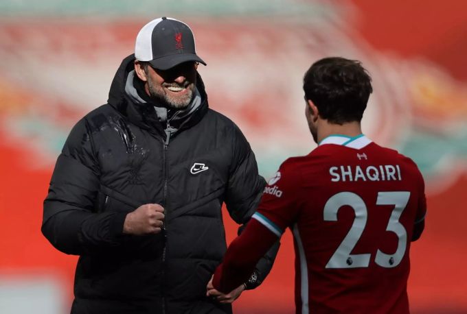 Jürgen Klopp wird Xherdan Shaqiri wohl vermissen. Jürgen Klopp Xherdan Shaqiri
