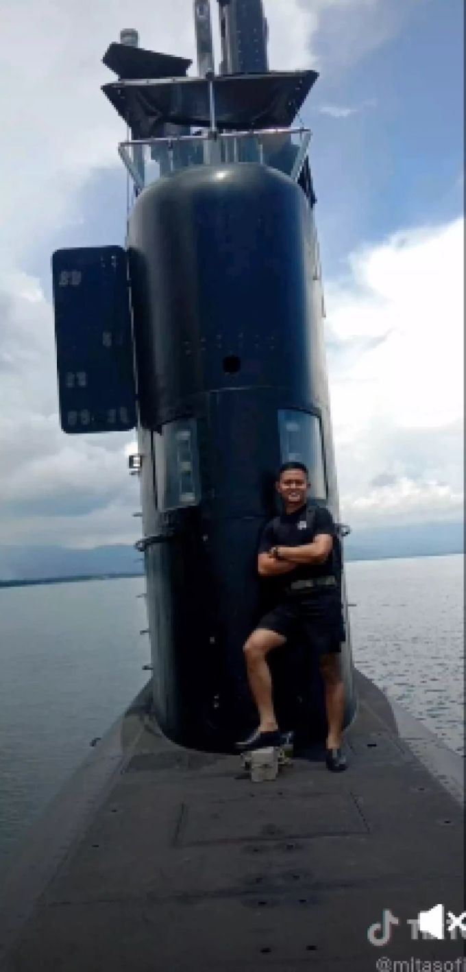 Mita Sofias Mann war Mitglied der Besatzung des gesunkenen U-Boots vor der indonesischen Insel Bali. tiktok u-boot