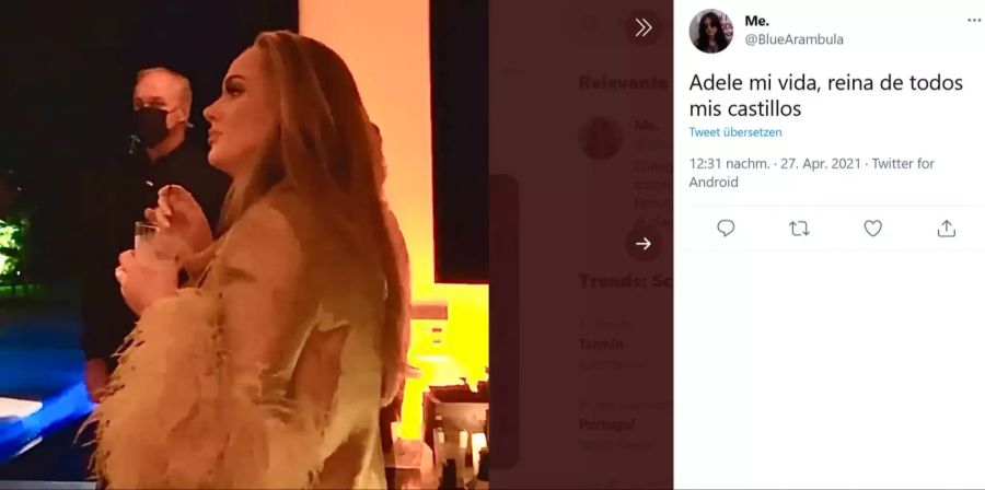 Adele nippt an ihrem Drink bei der Party von Daniel Kaluuya.