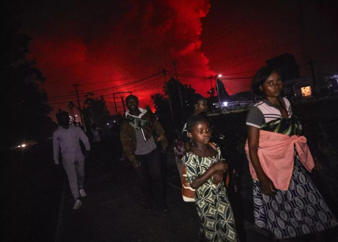 Menschen fliehen in Goma vor dem Vulkan. Goma