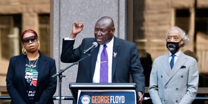 Anwalt Ben Crump, Reverend Al Sharpton und Bridgett Floyd Anwalt Ben Crump, Reverend Al Sharpton und Bridgett Floyd